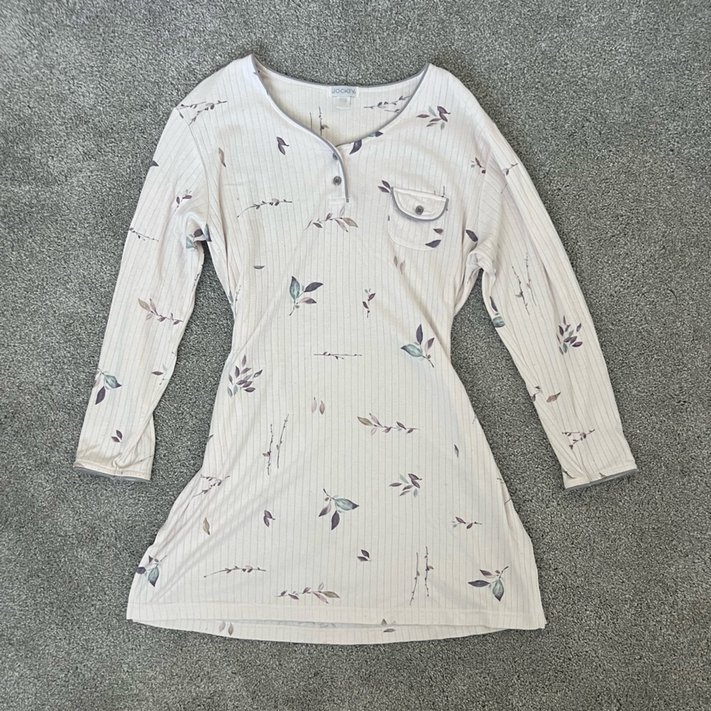 Jockey Woman’s Large Light Pink with Leaf Designs Long Sleeve Nightgown